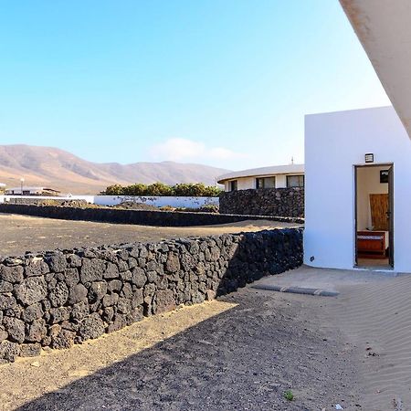 Famara Beach Apt Exterior photo