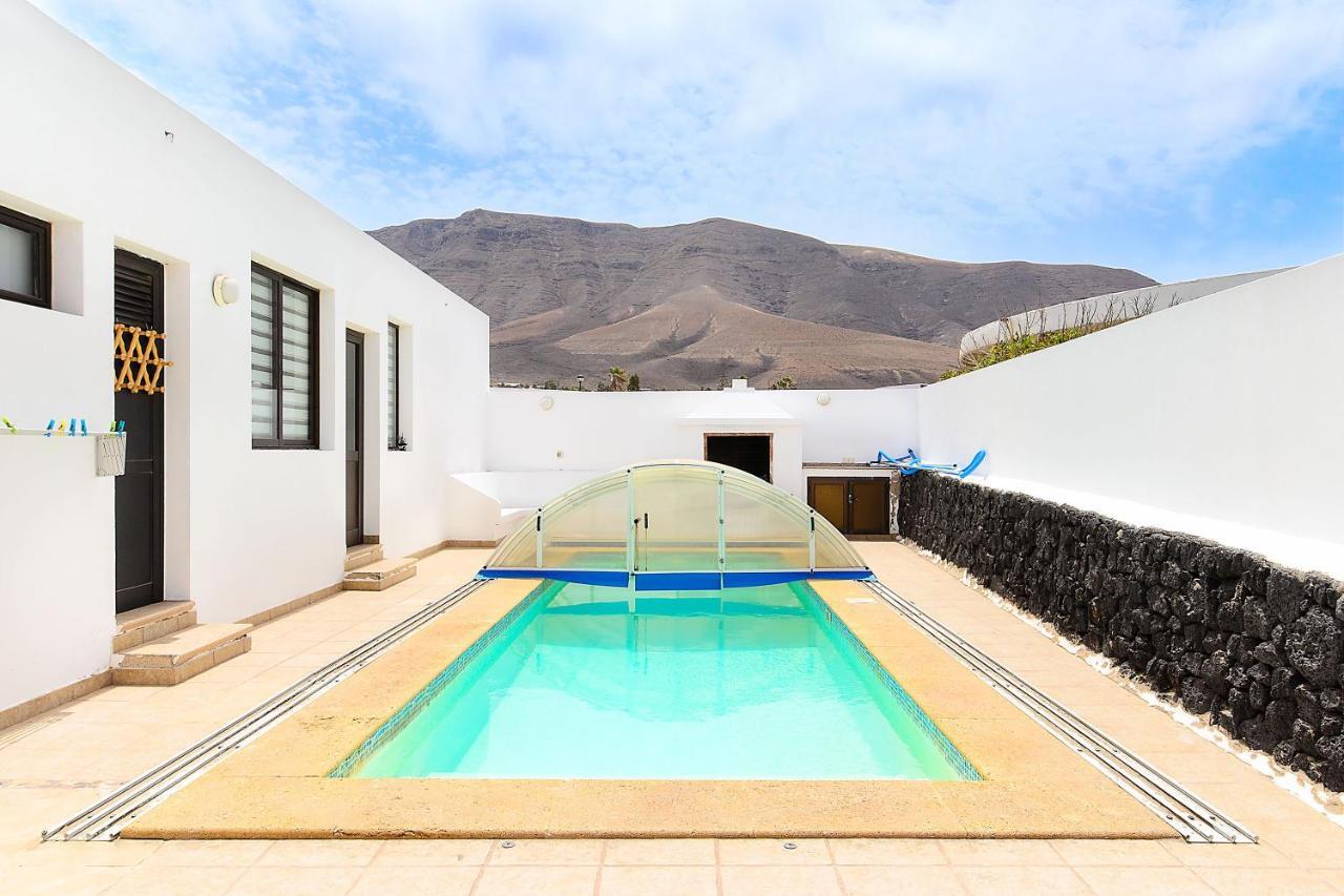 Famara Beach Apt Exterior photo