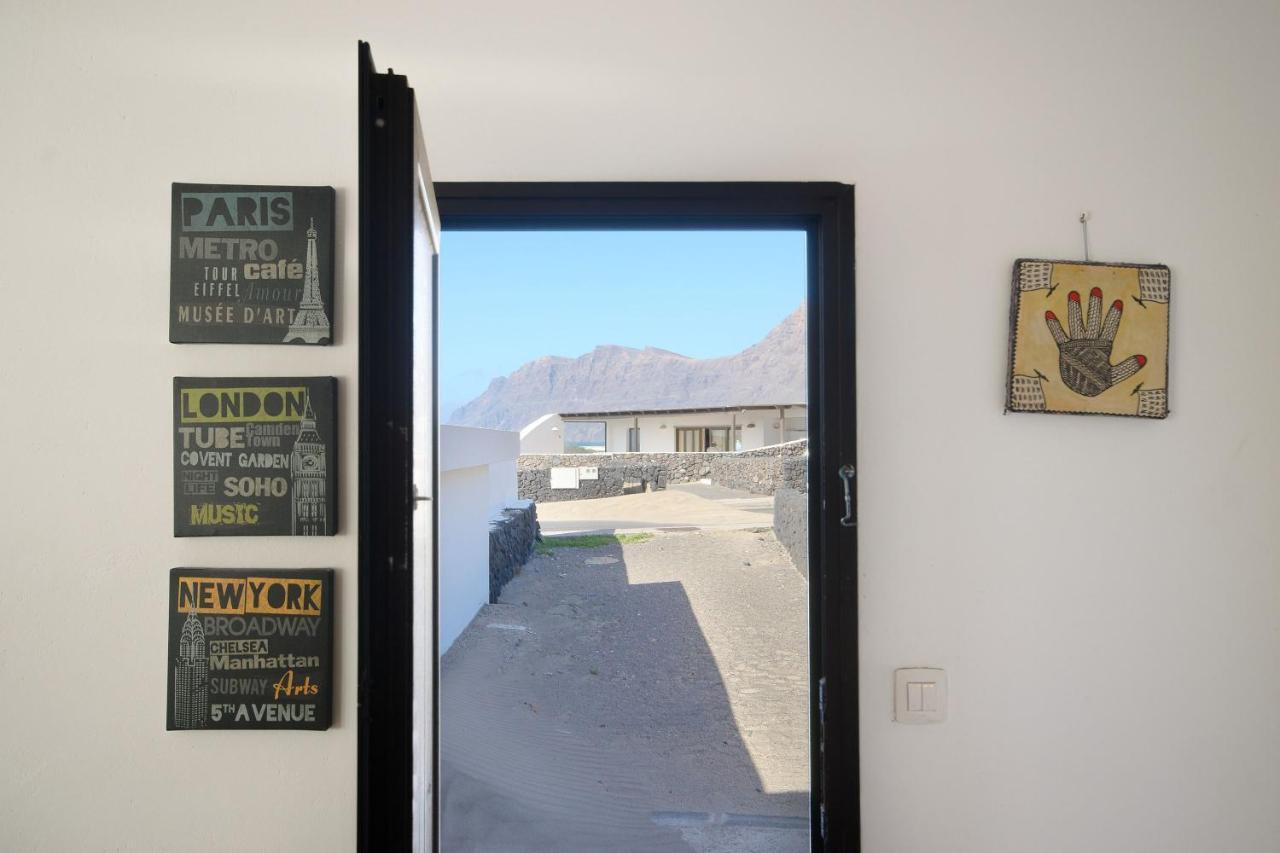 Famara Beach Apt Exterior photo